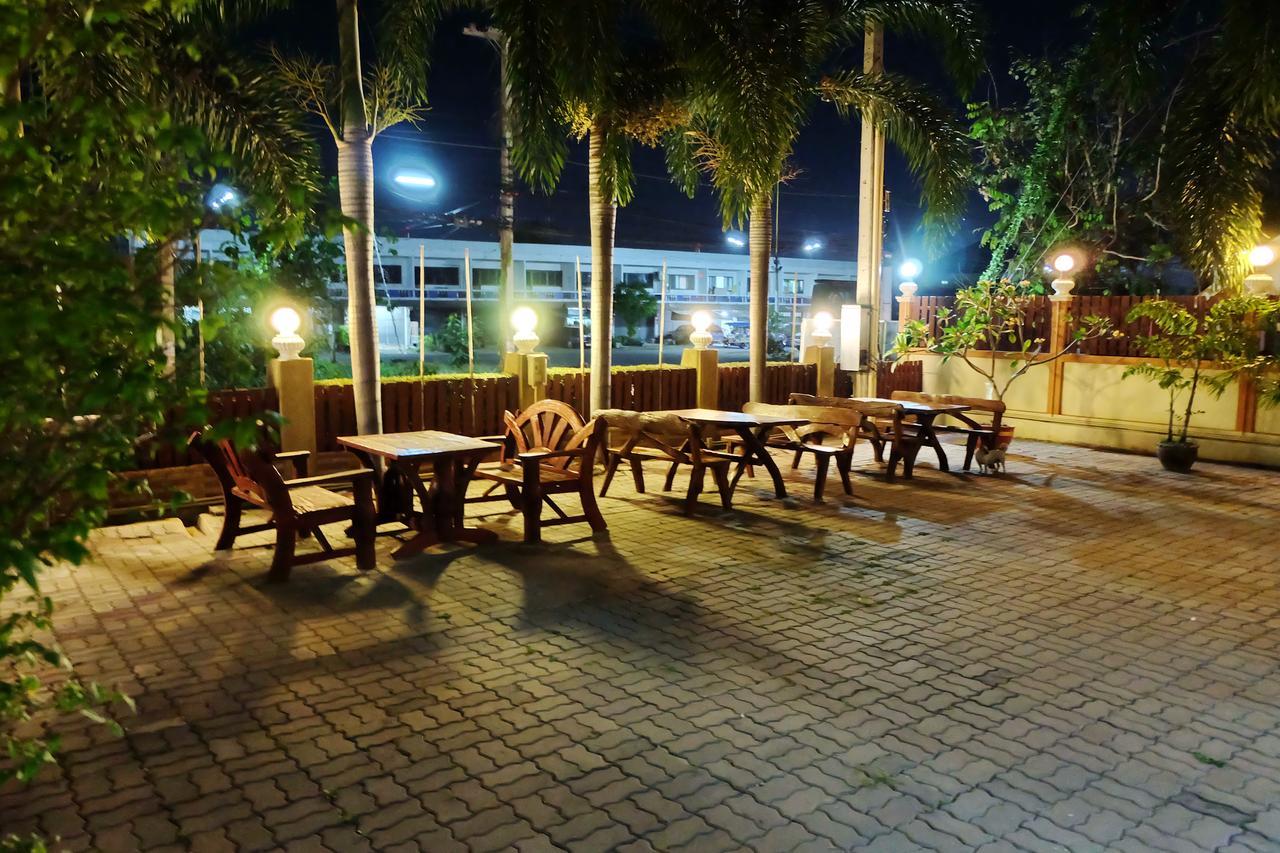 Siam House Interplace Lopburi Luaran gambar